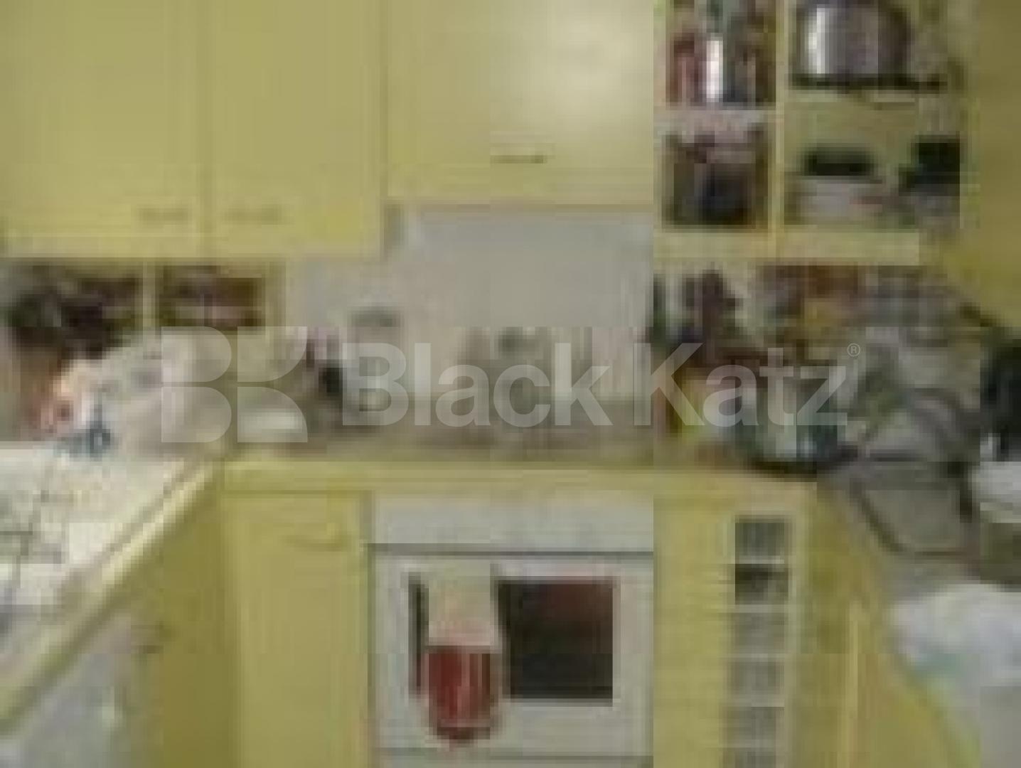 			2 Bedroom, 1 bath, 1 reception House			 Walmer Road, NOTTING HILL /HOLLAND PK W11